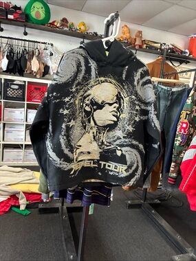 Men’s Rare Rebel Minds Rebel Tour Hoodie SZ SM Oversized Rhinestone AOP Used